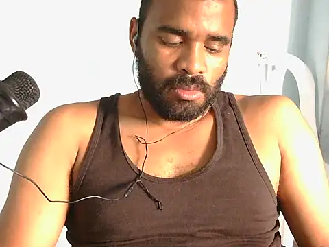 Snapshot of YOX22 chatting on July 29, 10:08 pm YOX22 online show from July 29, 10:08 pm