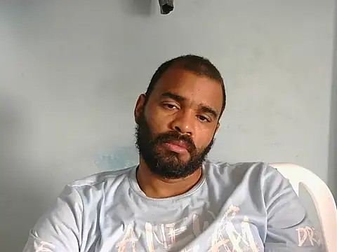 Snapshot of YOX22 chatting on August 3, 1:49 pm YOX22 online show from August 3, 1:49 pm