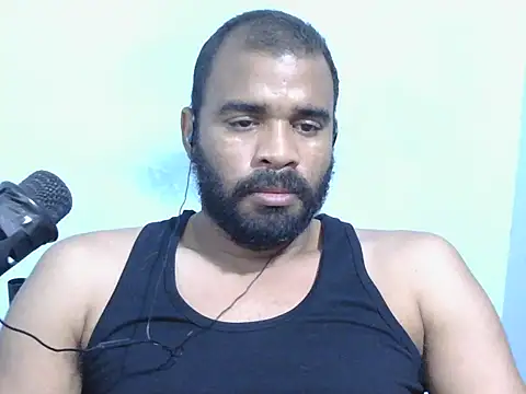 Snapshot of YOX22 chatting on August 7, 12:01 am YOX22 online show from August 7, 12:01 am