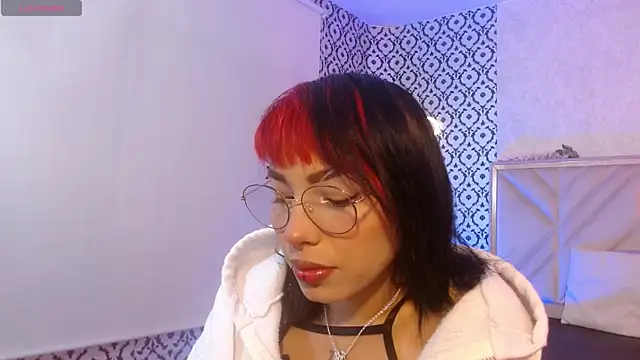 Snapshot of Issa_tay1 chatting on May 29, 3:15 am Issa tay1 online show from May 29, 3:15 am