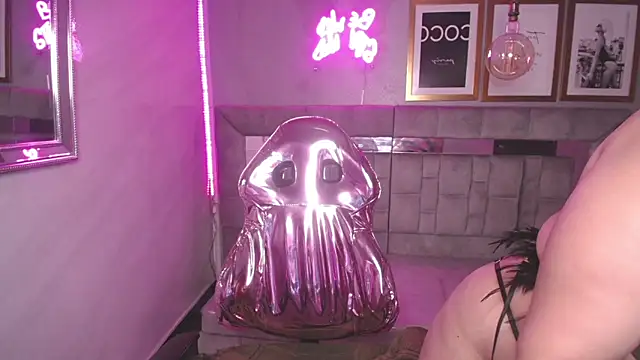 Snapshot of Bily_Takure_v chatting on February 11, 3:18 am Bily Takure v online show from February 11, 3:18 am