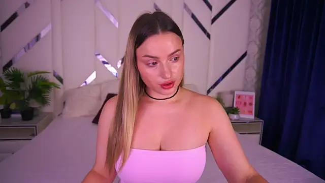 LindsieGreyy online show from November 8, 8:03 am