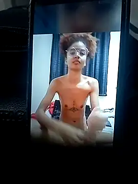 Snapshot of Felipe_OwnZ chatting on October 11, 12:32 am Felipe OwnZ online show from October 11, 12:32 am