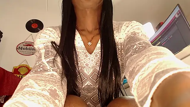 anuvyz miller  online show from March 12, 1:17 pm