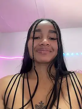 Snapshot of Lynda_Bonnie chatting on April 8, 6:41 pm Lynda Bonnie online show from April 8, 6:41 pm