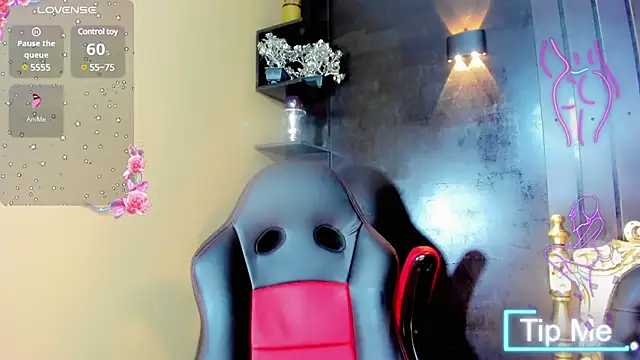 emelly horny  online show from March 6, 5:43 pm