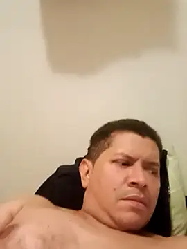 Snapshot of machoactivo1 chatting on February 13, 9:09 am machoactivo1 online show from February 13, 9:09 am