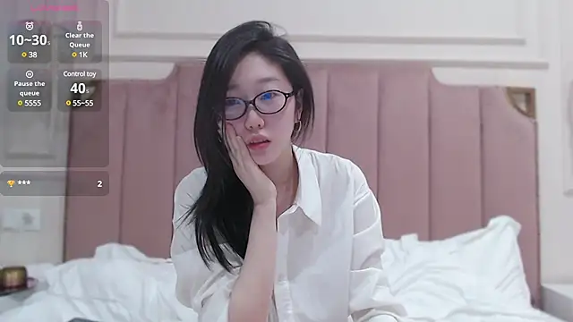 linlinnnnn online show from February 25, 9:09 am