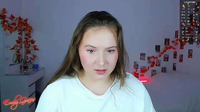 Snapshot of EmilyxxGraces chatting on September 24, 9:07 pm EmilyxxGraces online show from September 24, 9:07 pm