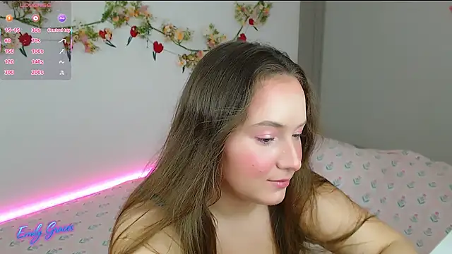 Snapshot of EmilyxxGraces chatting on May 15, 10:06 pm EmilyxxGraces online show from May 15, 10:06 pm