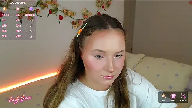 Snapshot of EmilyxxGraces chatting on June 26, 10:47 pm EmilyxxGraces online show from June 26, 10:47 pm