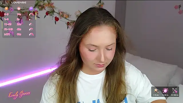 Snapshot of EmilyxxGraces chatting on July 21, 11:51 pm EmilyxxGraces online show from July 21, 11:51 pm