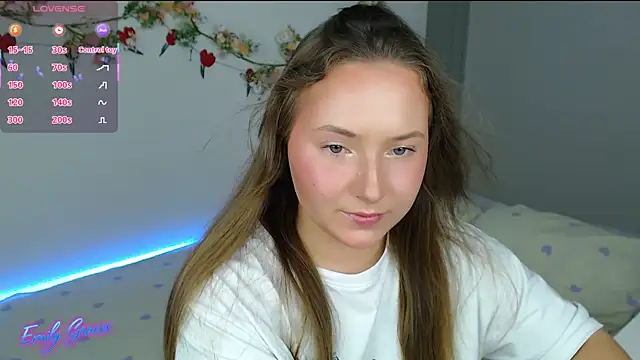 Snapshot of EmilyxxGraces chatting on July 31, 12:10 am EmilyxxGraces online show from July 31, 12:10 am