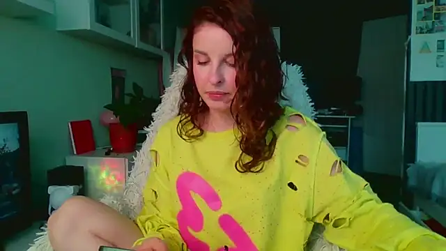 Snapshot of MollyBer chatting on July 19, 4:44 pm MollyBer online show from July 19, 4:44 pm