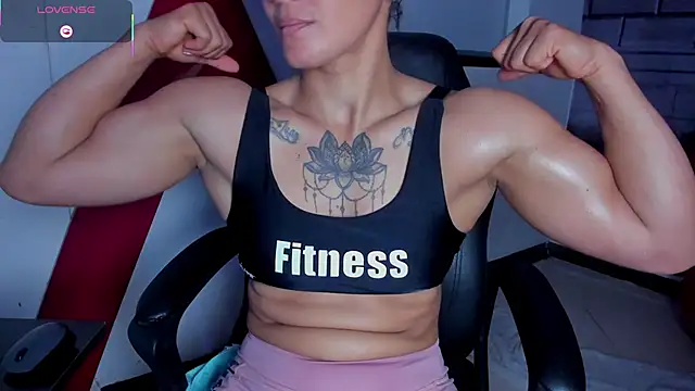 Snapshot of cristal_crossfitx chatting on March 15, 3:16 pm cristal crossfitx online show from March 15, 3:16 pm