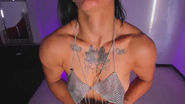 Snapshot of cristal_crossfitx chatting on March 19, 12:23 pm cristal crossfitx online show from March 19, 12:23 pm
