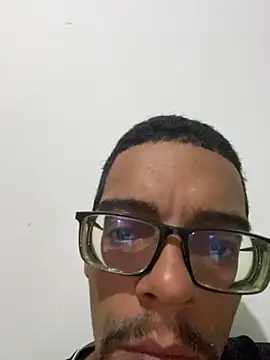 Snapshot of Diegodelicia chatting on May 24, 4:50 am Diegodelicia online show from May 24, 4:50 am