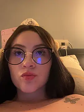 Snapshot of ValentinaOrtiz3 chatting on June 23, 2:53 am ValentinaOrtiz3 online show from June 23, 2:53 am