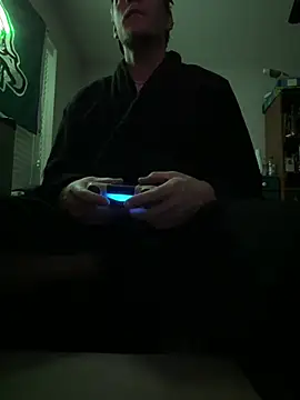 Snapshot of theycallmes3x chatting on March 4, 5:24 am theycallmes3x online show from March 4, 5:24 am