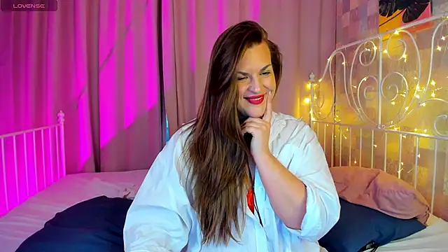 kamilla   moon online show from February 26, 5:42 am