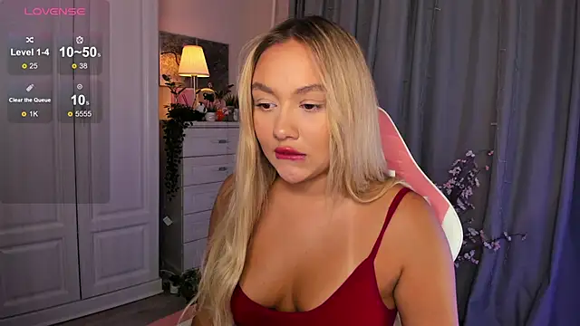 Snapshot of _Loneve__ chatting on October 9, 1:42 pm  Loneve   online show from October 9, 1:42 pm