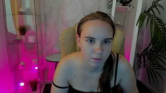 Snapshot of Lika_0ne chatting on June 19, 11:47 am Lika 0ne online show from June 19, 11:47 am