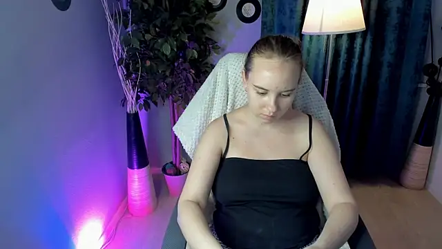 Snapshot of Lika_0ne chatting on July 7, 11:58 am Lika 0ne online show from July 7, 11:58 am