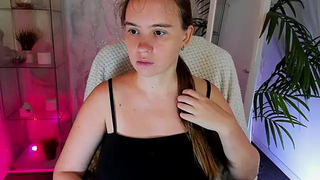 Snapshot of Lika_0ne chatting on July 21, 12:07 pm Lika 0ne online show from July 21, 12:07 pm