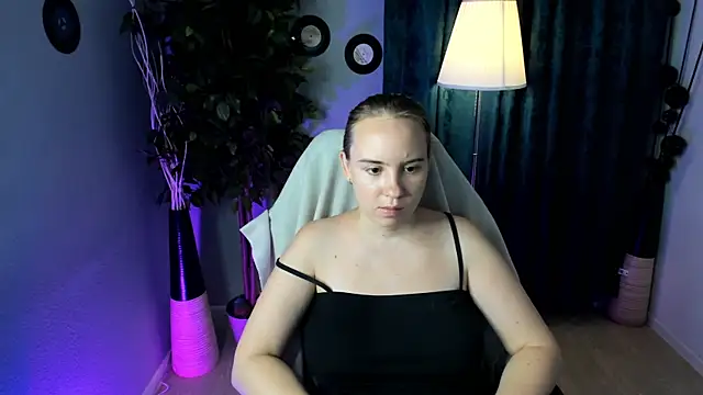 Snapshot of Lika_0ne chatting on July 25, 11:52 am Lika 0ne online show from July 25, 11:52 am
