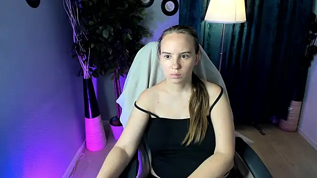Snapshot of Lika_0ne chatting on July 26, 12:01 pm Lika 0ne online show from July 26, 12:01 pm