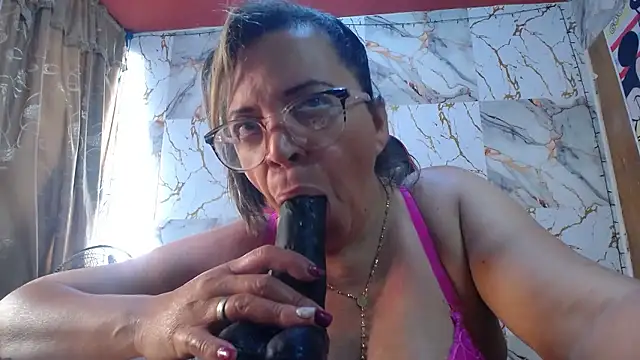 Snapshot of alina_maturehot chatting on January 16, 8:46 pm alina maturehot online show from January 16, 8:46 pm