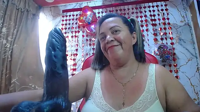 Snapshot of alina_maturehot chatting on February 15, 7:54 pm alina maturehot online show from February 15, 7:54 pm