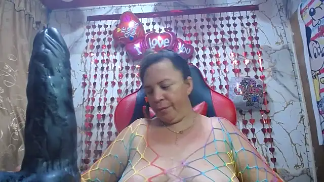 Snapshot of alina_maturehot chatting on February 16, 11:12 pm alina maturehot online show from February 16, 11:12 pm