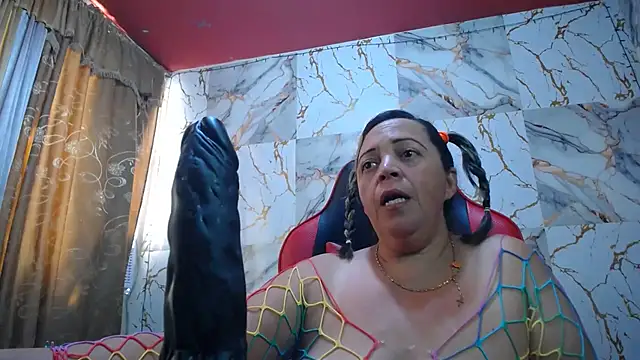 Snapshot of alina_maturehot chatting on February 27, 8:09 pm alina maturehot online show from February 27, 8:09 pm