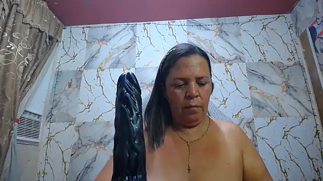 Snapshot of alina_maturehot chatting on June 7, 8:18 am alina maturehot online show from June 7, 8:18 am