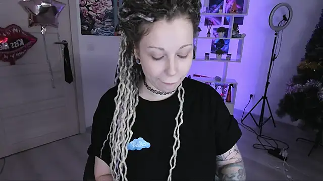 HoneySallyMoore online show from November 16, 2:06 am