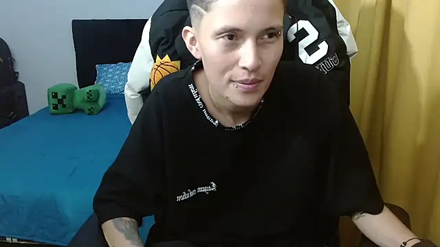 Snapshot of duo_peludoo chatting on May 18, 3:13 am duo peludoo online show from May 18, 3:13 am