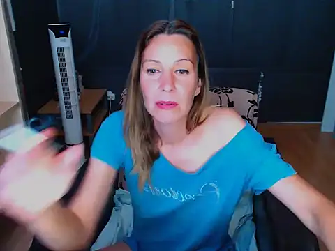 Snapshot of hannaha chatting on June 7, 7:06 pm hannaha online show from June 7, 7:06 pm