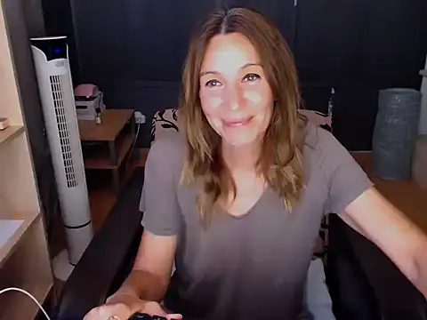 Snapshot of hannaha chatting on June 9, 6:08 pm hannaha online show from June 9, 6:08 pm