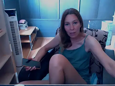 Snapshot of hannaha chatting on June 10, 12:37 pm hannaha online show from June 10, 12:37 pm