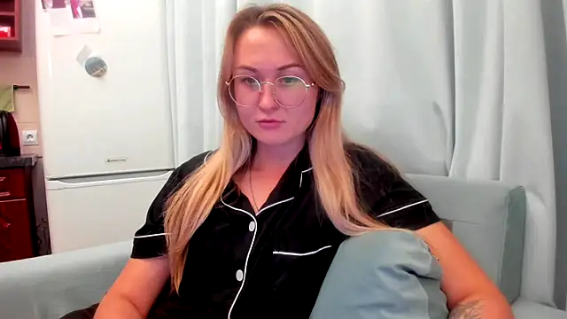 Snapshot of your_Goddess_Eva chatting on October 7, 8:06 pm your Goddess Eva online show from October 7, 8:06 pm