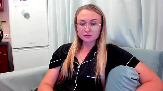 Snapshot of your_Goddess_Eva chatting on October 8, 7:22 pm your Goddess Eva online show from October 8, 7:22 pm