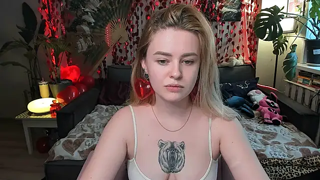 Alexa Pirs online show from February 9, 1:04 pm