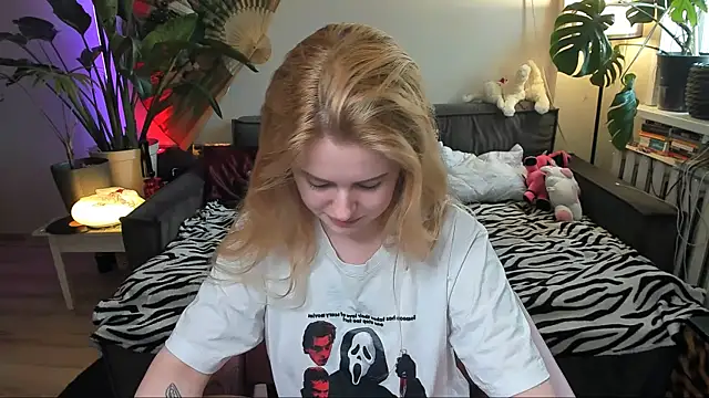 Alexa Pirs online show from March 24, 12:10 pm