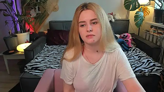 Alexa Pirs online show from April 12, 2:00 pm