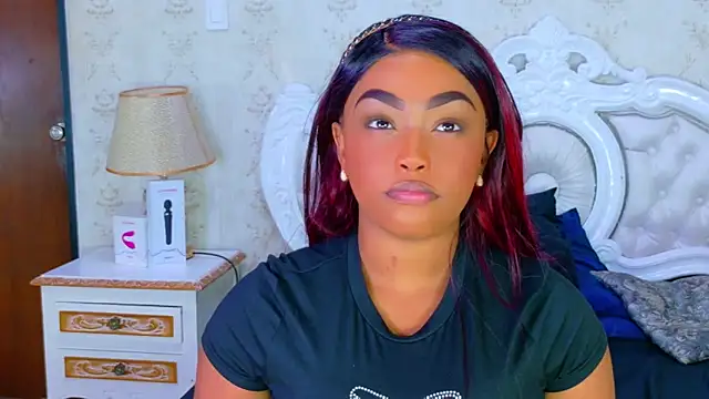 TianahGlow online show from November 10, 8:30 pm