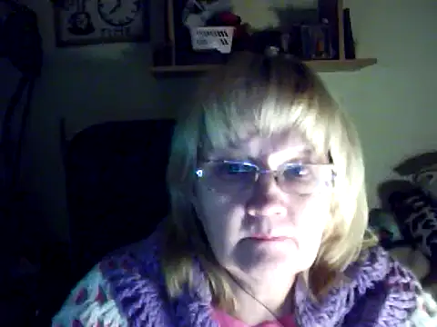 Snapshot of Violet5364 chatting on February 11, 8:52 pm Violet5364 online show from February 11, 8:52 pm
