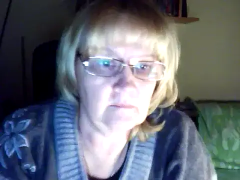Snapshot of Violet5364 chatting on February 20, 8:58 pm Violet5364 online show from February 20, 8:58 pm