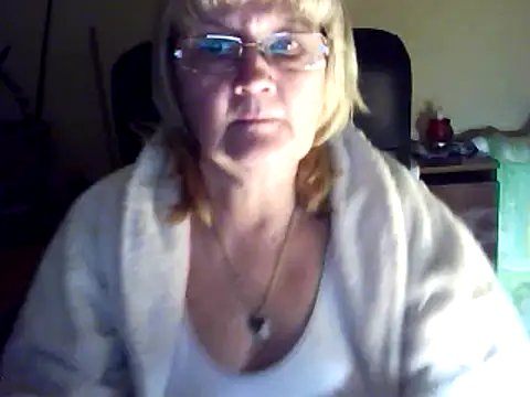 Snapshot of Violet5364 chatting on March 1, 6:00 pm Violet5364 online show from March 1, 6:00 pm