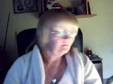 Snapshot of Violet5364 chatting on March 1, 9:04 pm Violet5364 online show from March 1, 9:04 pm